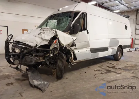 2013 Mercedes-Benz Sprinter 2500 High Roof из США, поврежденный, VIN WD3PE8CC6D5737565